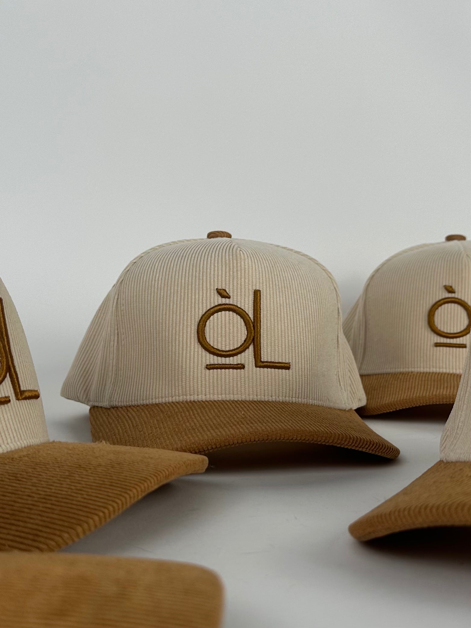òL Logo Cap | Corduroy