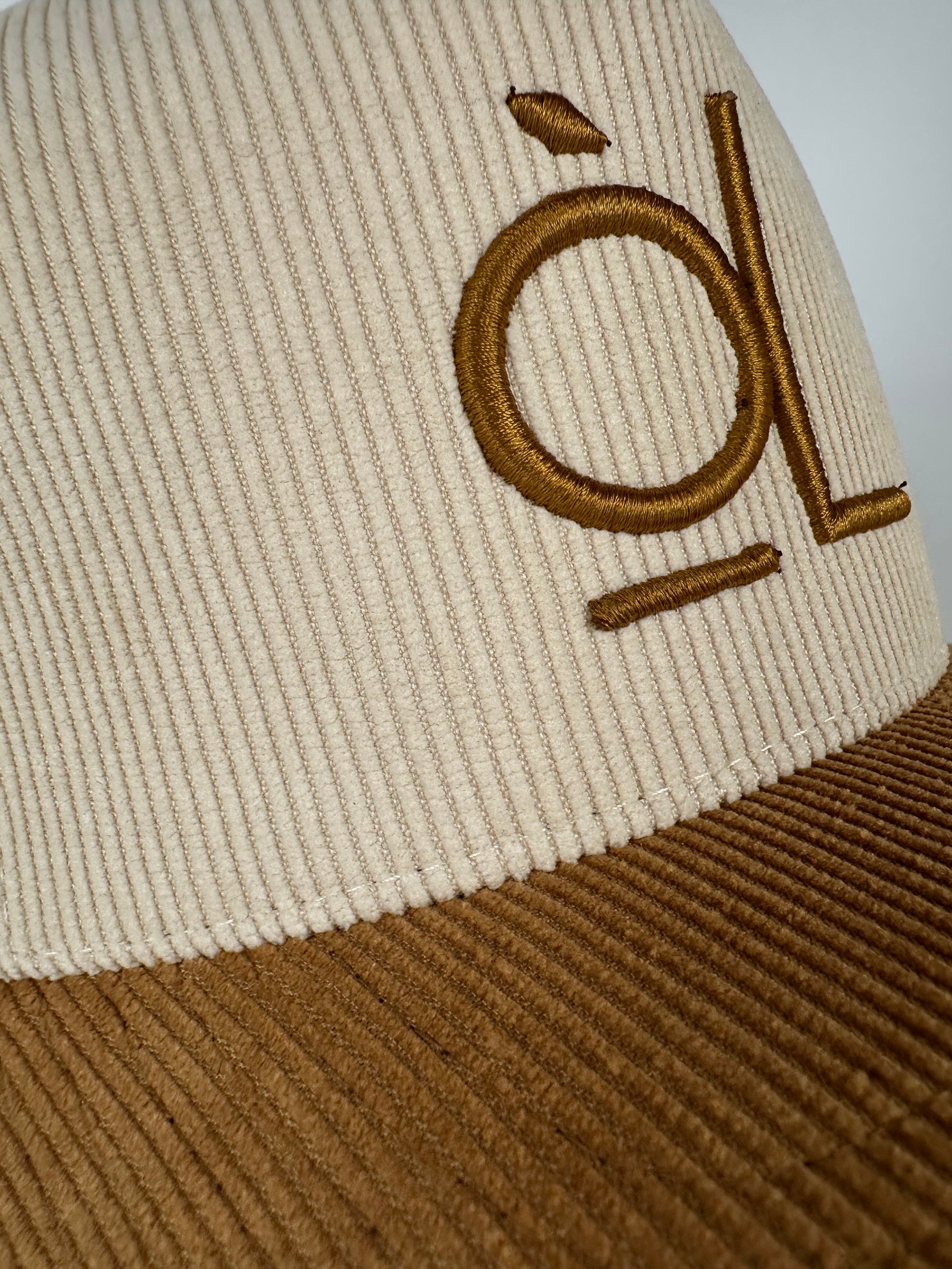 òL Logo Cap | Corduroy